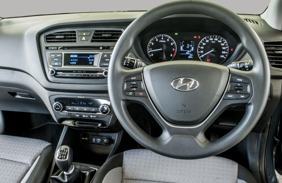  Hyundai i20 2015 года  (ZA) (фото 9 из 13)